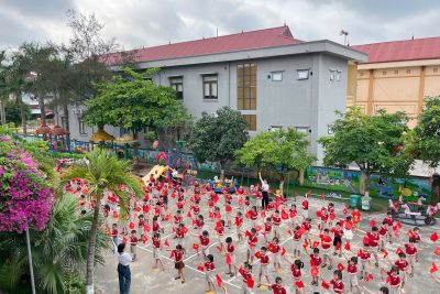 Màn đồng diễn của các bạn nhỏ Trường mầm non Nghĩa Lạc – Bài : Tôi là người Việt Nam